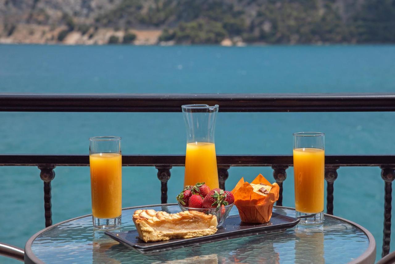 Hotel Aggelos Kefalonia アルゴストリオン エクステリア 写真