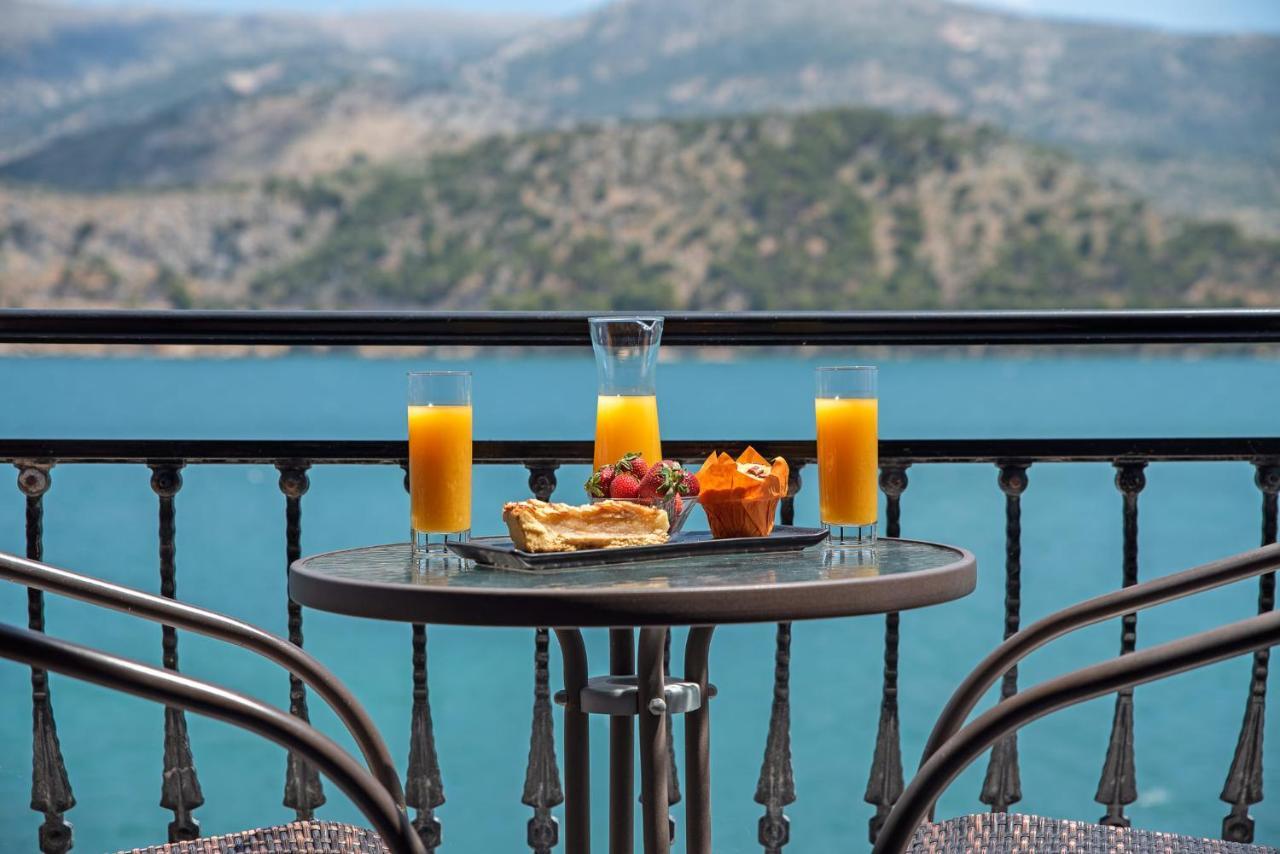 Hotel Aggelos Kefalonia アルゴストリオン エクステリア 写真