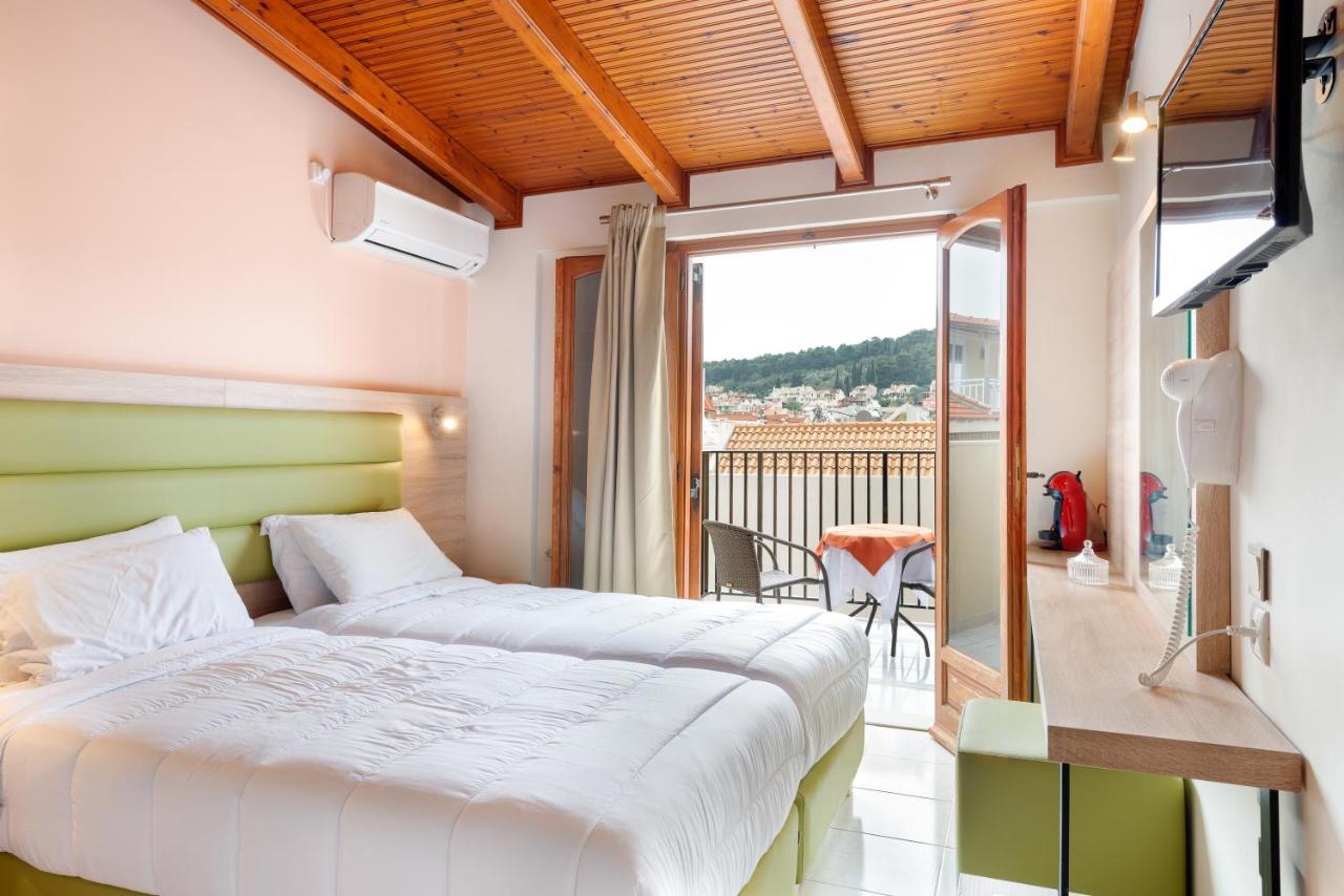 Hotel Aggelos Kefalonia アルゴストリオン エクステリア 写真