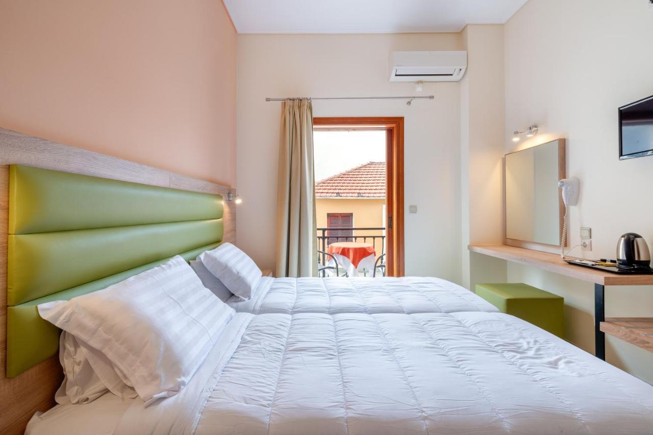 Hotel Aggelos Kefalonia アルゴストリオン エクステリア 写真