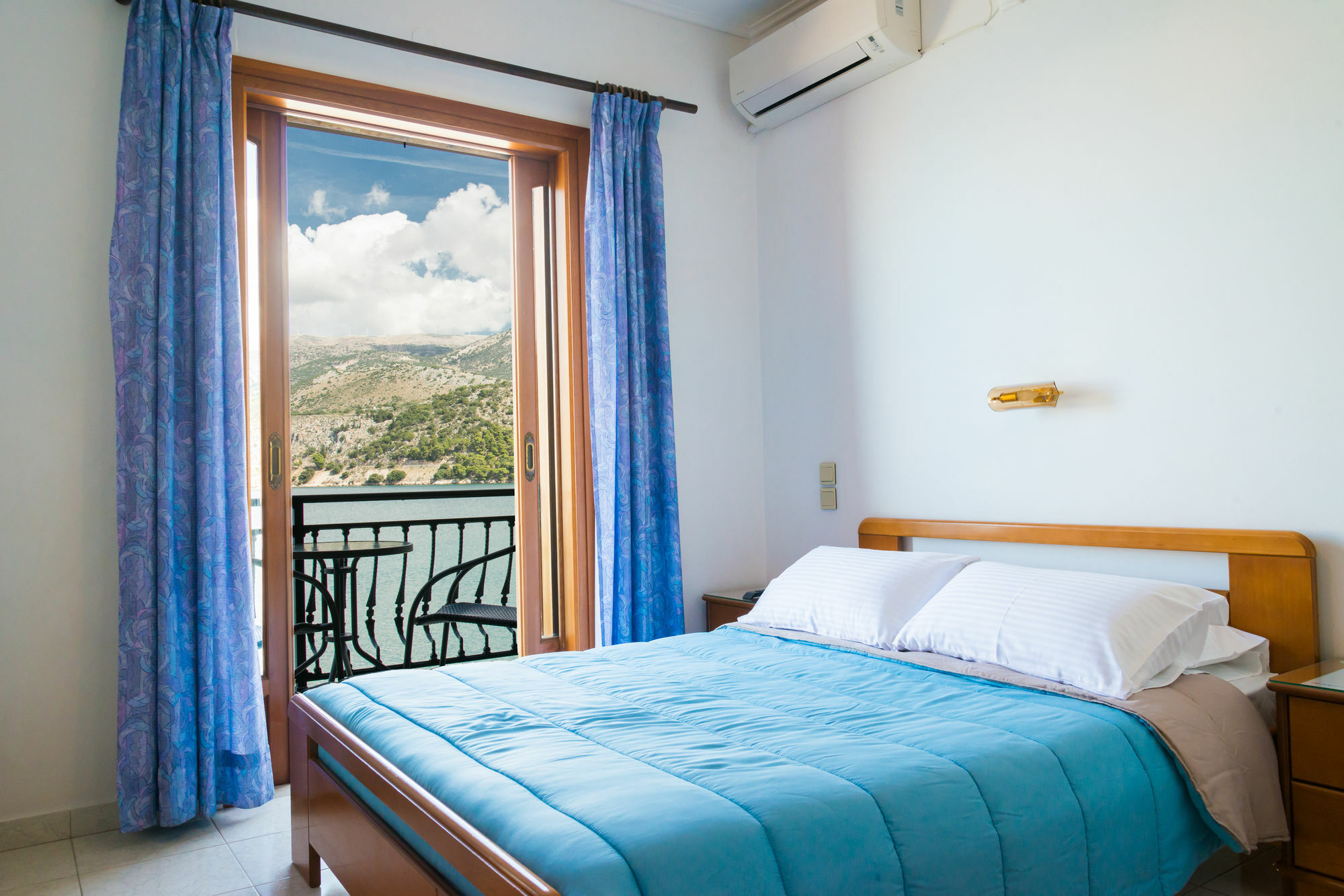 Hotel Aggelos Kefalonia アルゴストリオン エクステリア 写真